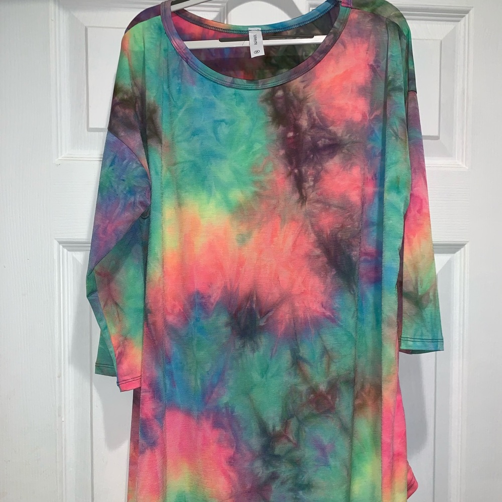 🛑SOLD🛑Tie dye 3/4 sleeve shirt medium